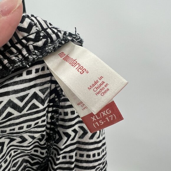 No Boundaries Black White Coral Trim Lightweight Pull On Shorts Women's XL - Picture 3 of 3